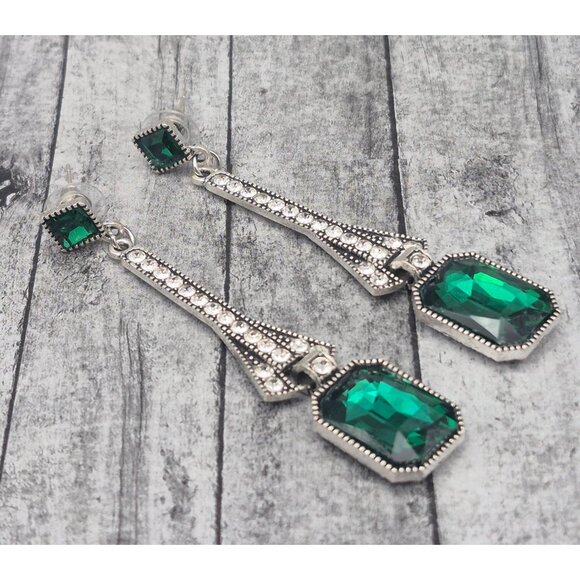 NWOT Silver Tone & Emerald Green Drop Dangle Runway Earrings 3" Pierced Statemen - Picture 4 of 9